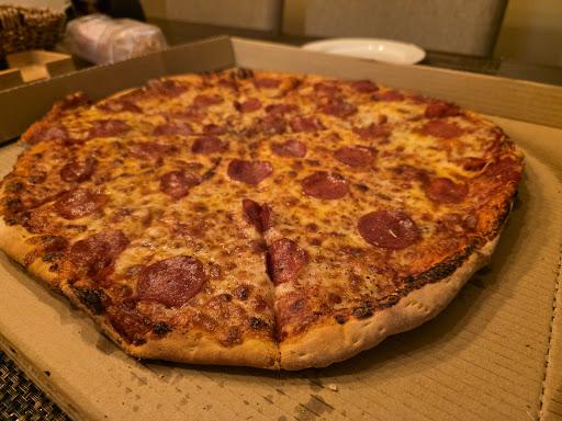 DJ's Pizza & Lounge